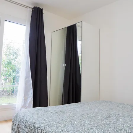 Bel Appartement De Deux Chambres A 5 Min De Versailles Viroflay Exterior photo