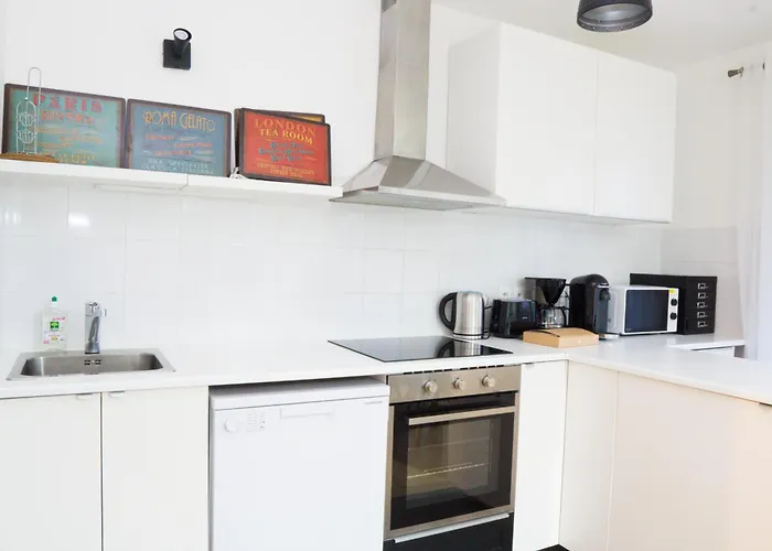 Bel Appartement De Deux Chambres A 5 Min De Versailles